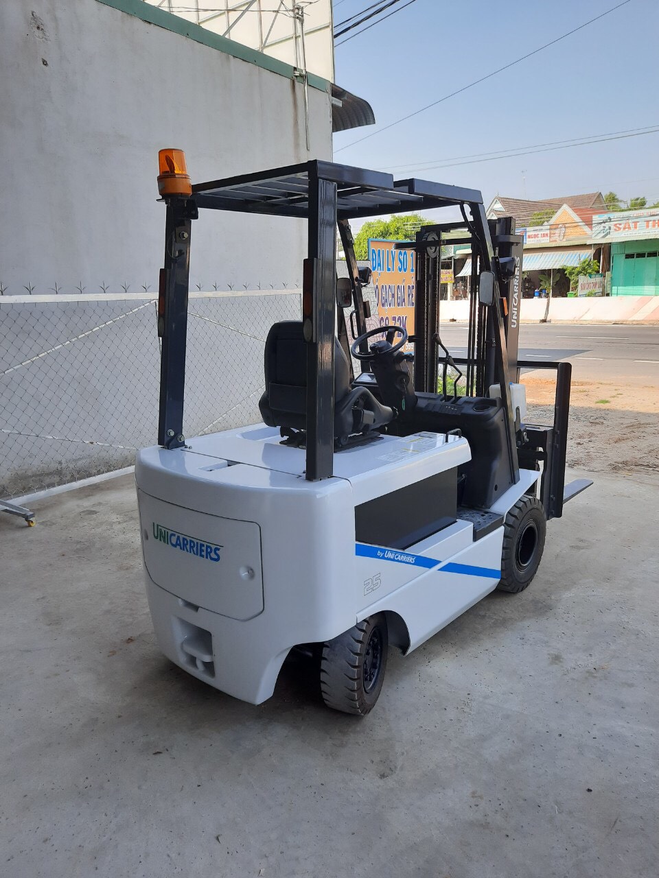 Xe nâng điện ngồi lái